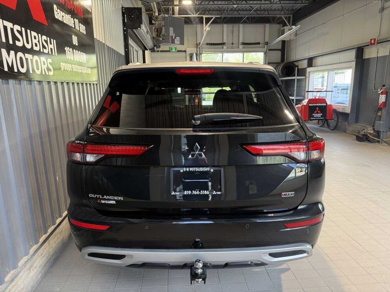 Mitsubishi Outlander 2024 Noir Mont-Laurier - photo #2