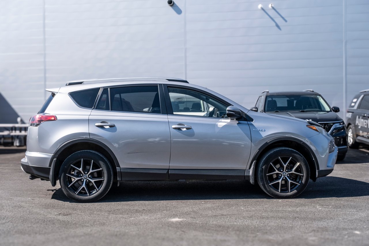 2018 Toyota RAV4 Grey Gatineau - photo #4