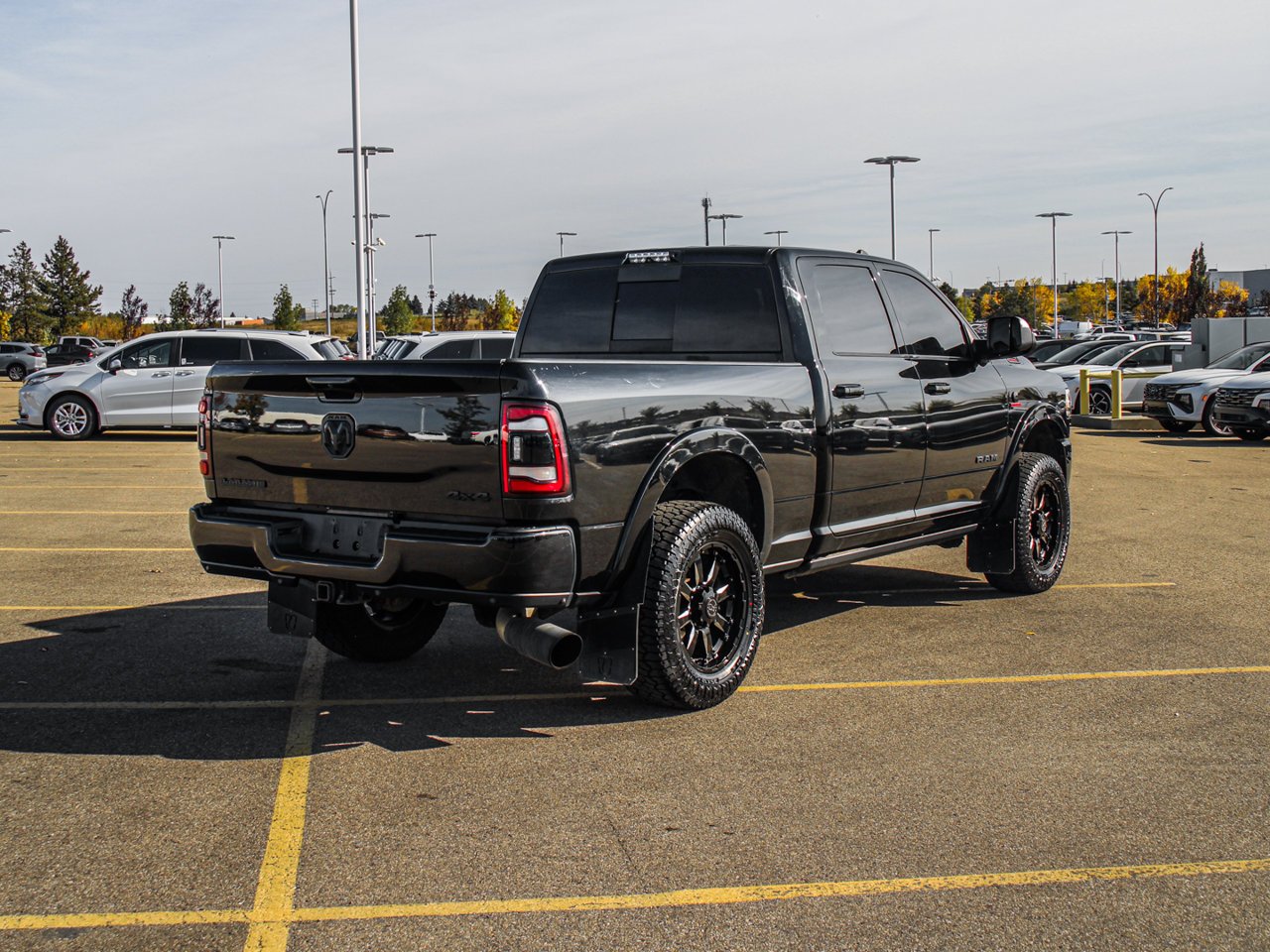 2019 Ram 3500 Laramie 4x4 Crew Cab 6'4 Box Black Sherwood Park - photo #8