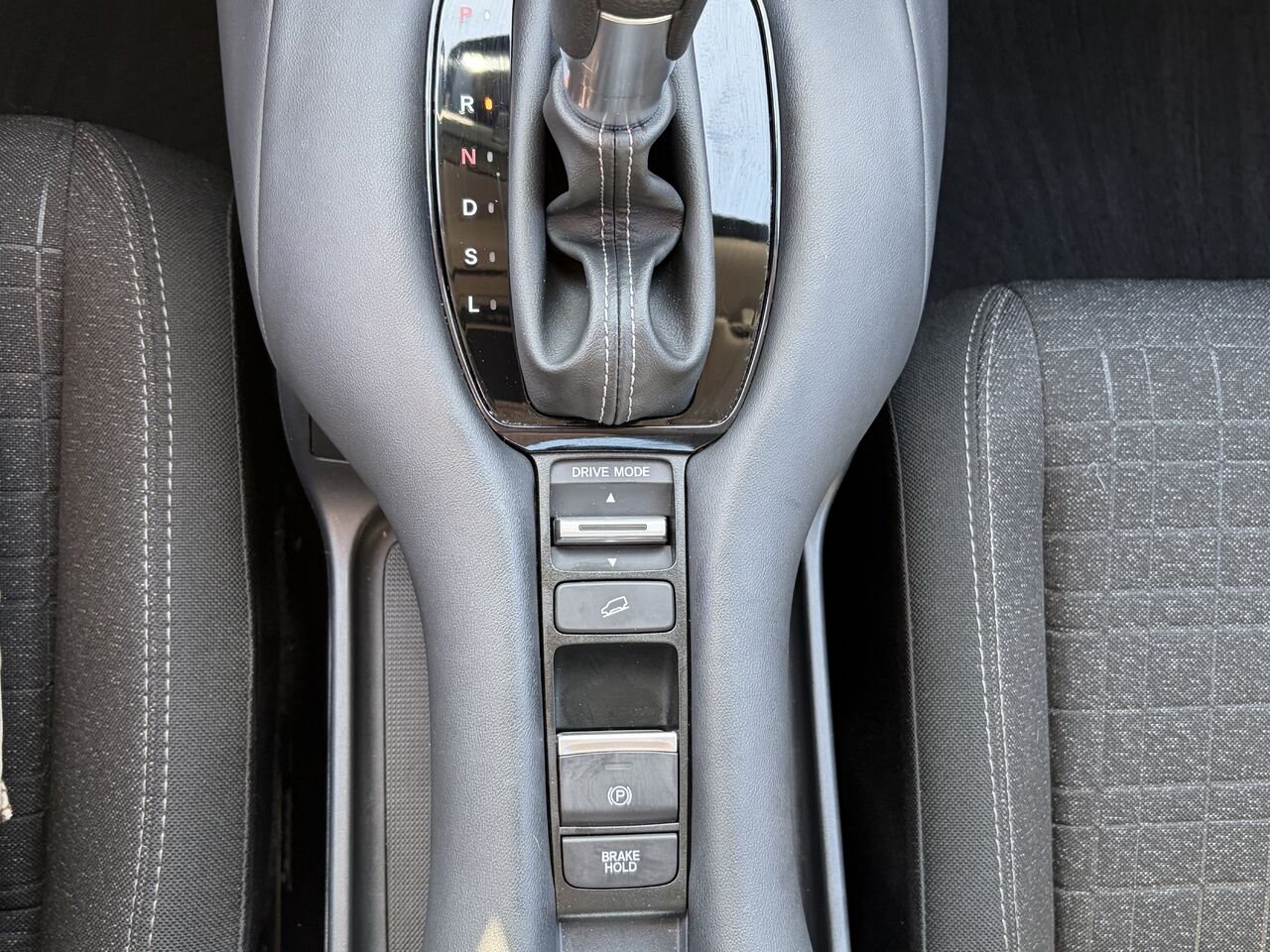 2025 HONDA HR-V LX LX Traction Intégrale CVT Silver Ottawa & Gatineau - photo #8