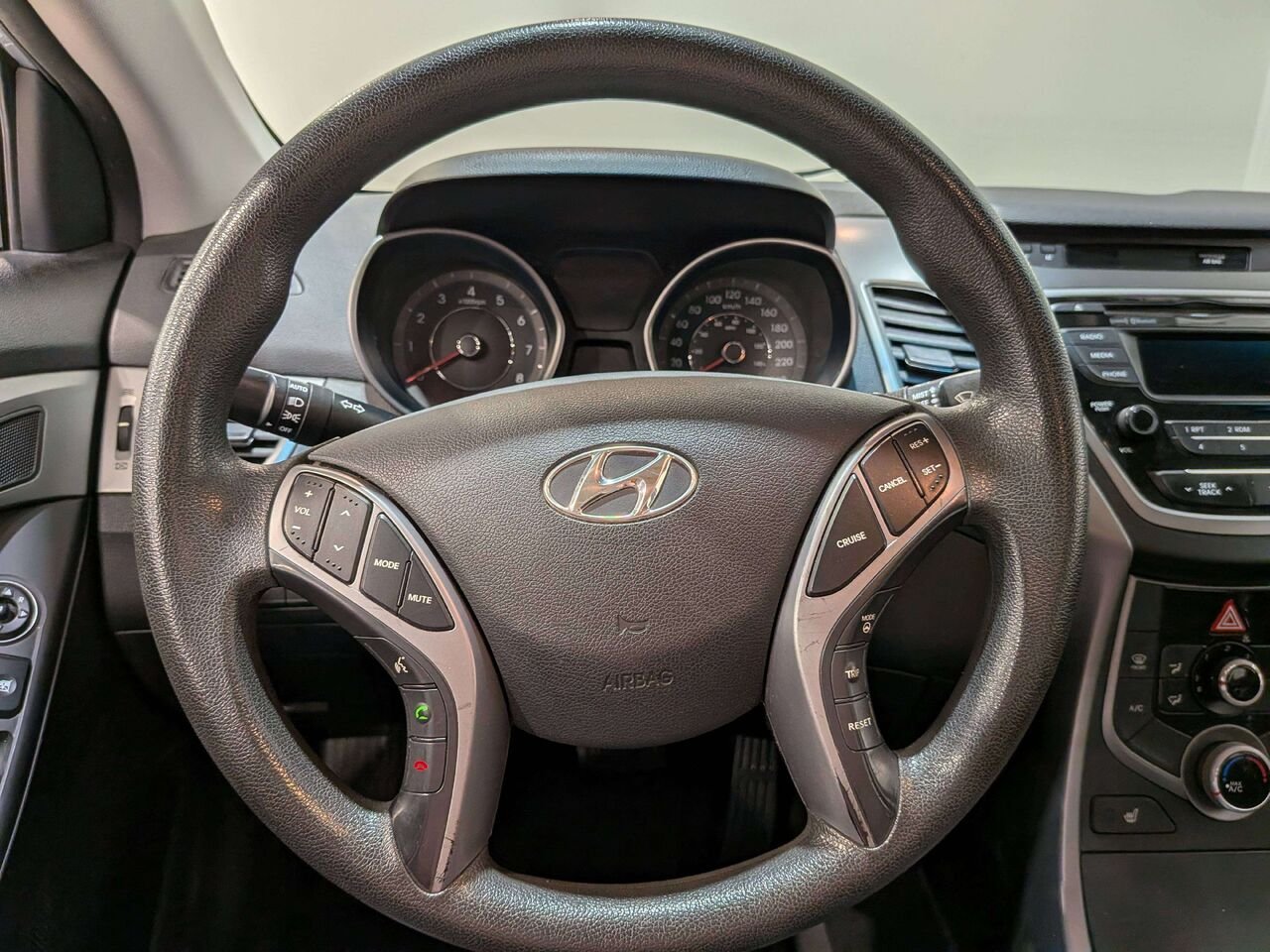 Hyundai Elantra 2015 Argent Val-David - photo #17