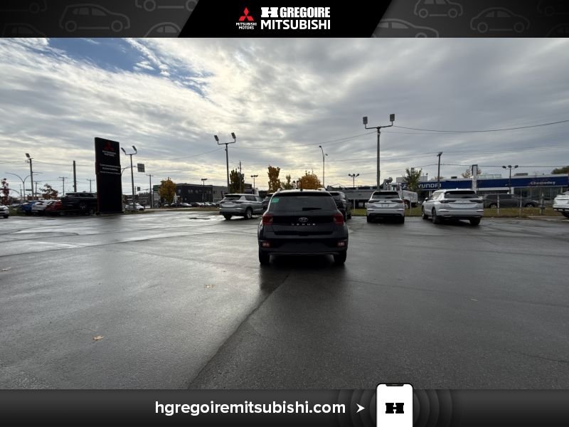 2023 Hyundai Venue Black Blainville - photo #8