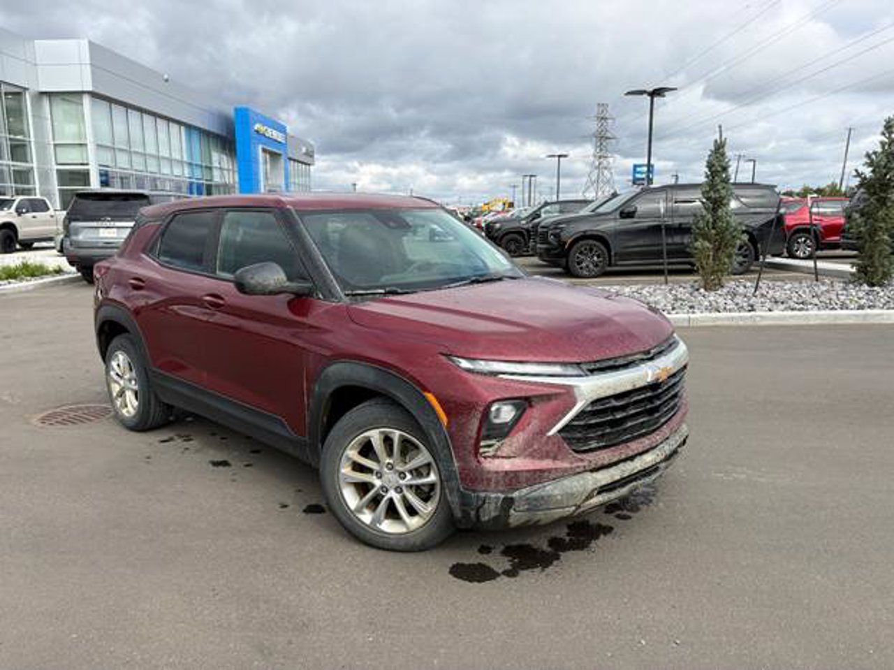 2024 Chevrolet Trailblazer FWD 4dr LS Red Sherwood Park - photo #1
