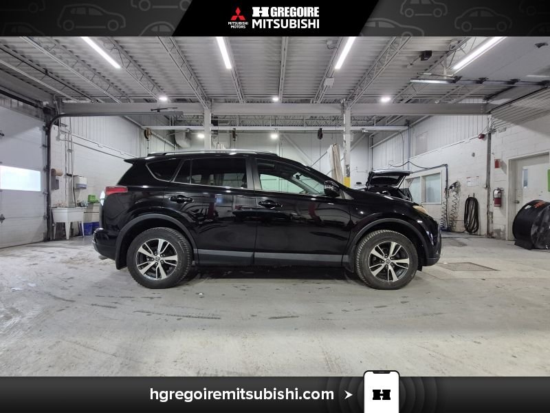 Toyota Rav 4 MW4499 | XLE *AWD* Toit * Mags * Caméra * 2018 Noir Laval - photo #10
