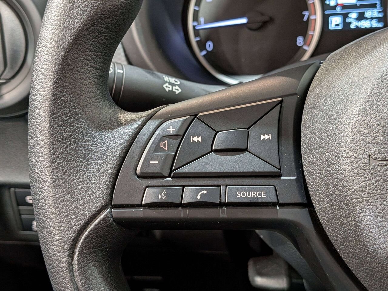 Nissan Kicks S FWD 2024 Gris Val-David - photo #14