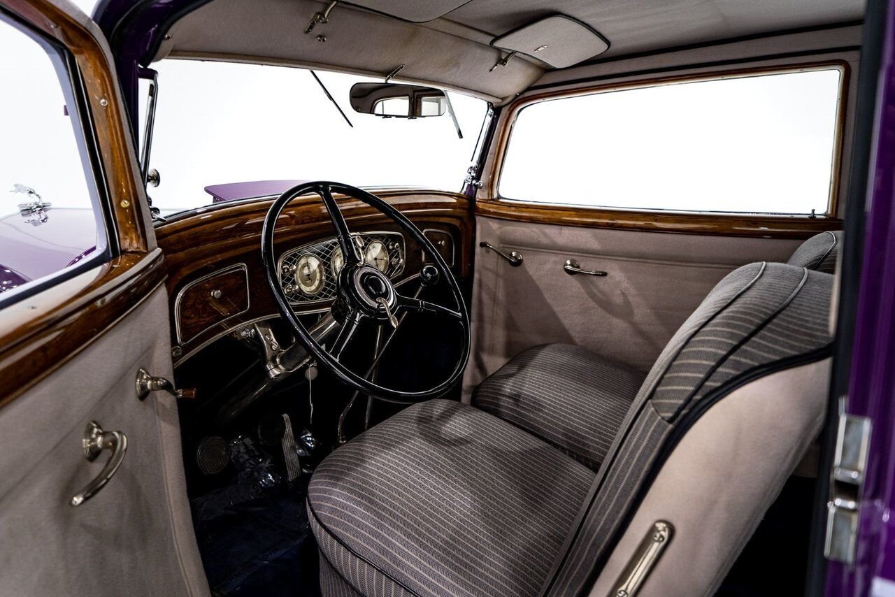 Lincoln KB Victoria Coupe One Of 18 Built, And The Only Known Surviving **PRICE IN USD** 1933 mauve Montréal - photo #7