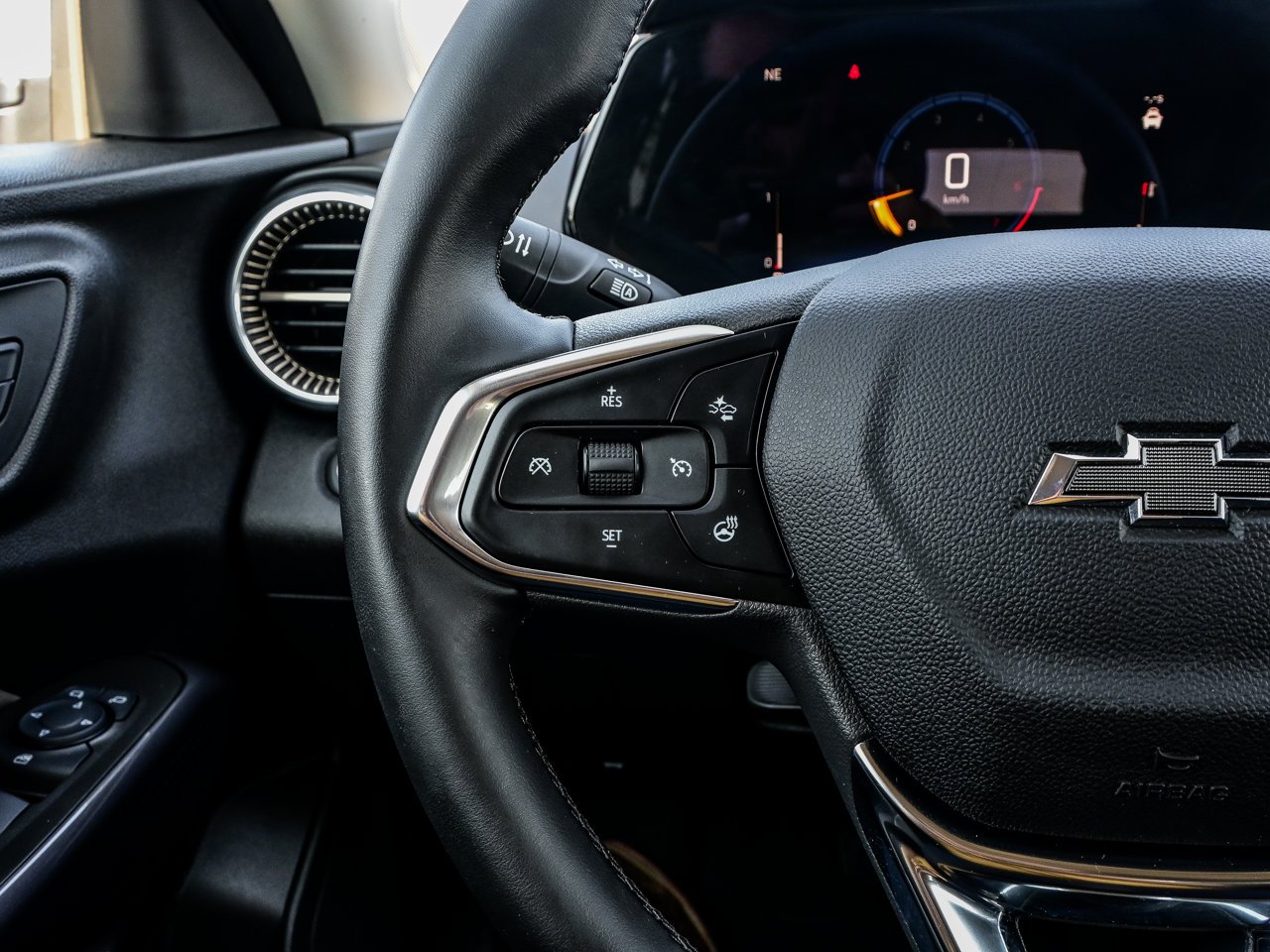 2025 Chevrolet Trax FWD 4dr ACTIV Green Sherwood Park - photo #20