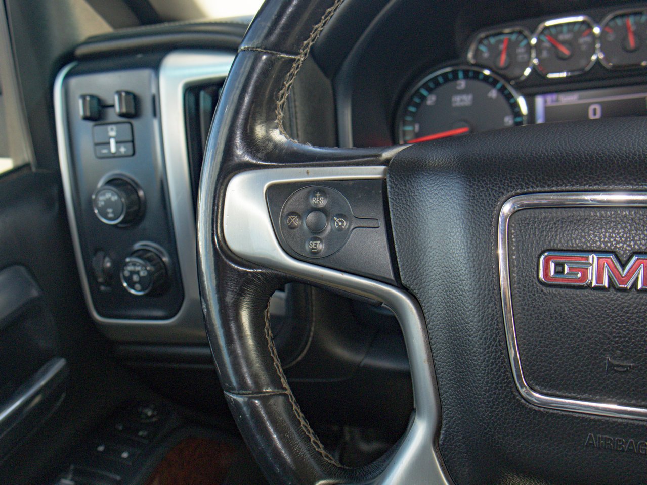 2018 GMC Sierra 1500 4WD Double Cab 143.5 SLE Grey Sherwood Park - photo #22