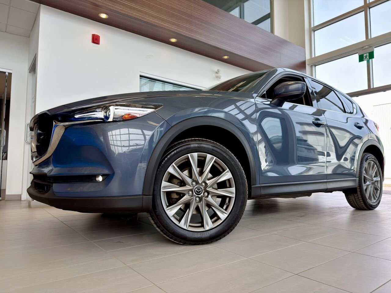 2021 Mazda CX-5 Grey Notre-Dame-des-Prairies - photo #1