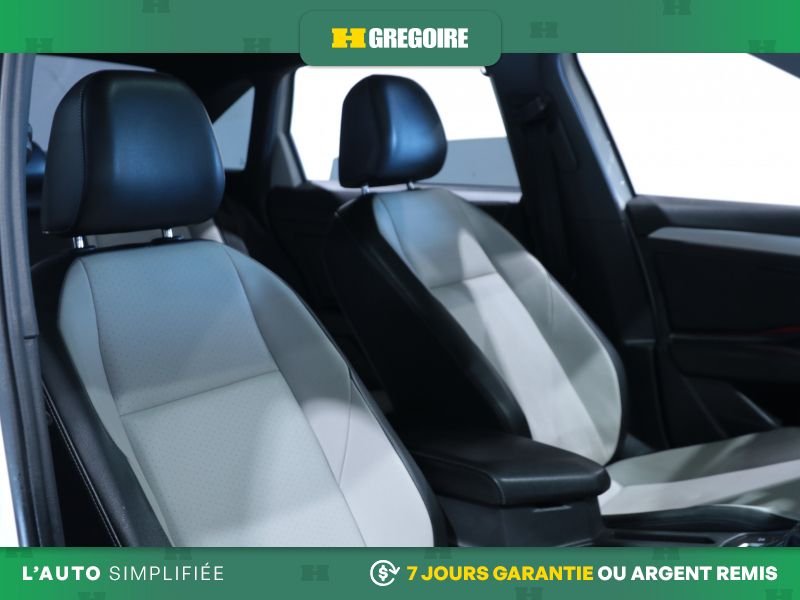 Volkswagen Jetta 821548 | Highline AUTO AC CUIR TOIT MAGS CAM RECULE BLUETOO 2019 Blanc Laval - photo #25