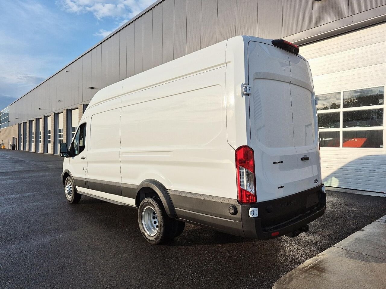 Ford Transit fourgon utilitaire 27027 | BASE 2027 Blanc Oxford Saint-Jérôme - photo #10