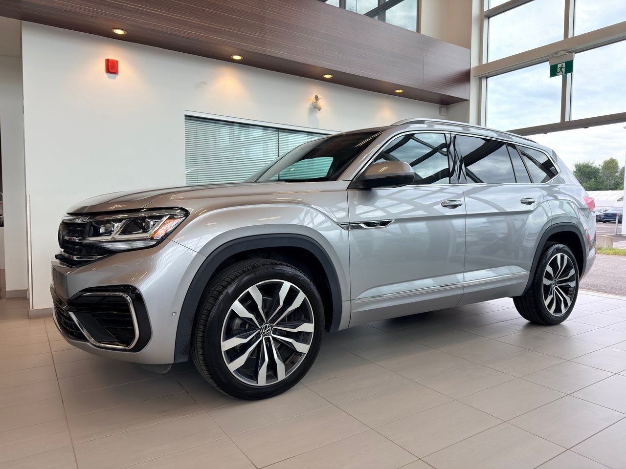 2021 Volkswagen Atlas Silver Notre-Dame-des-Prairies - photo #1