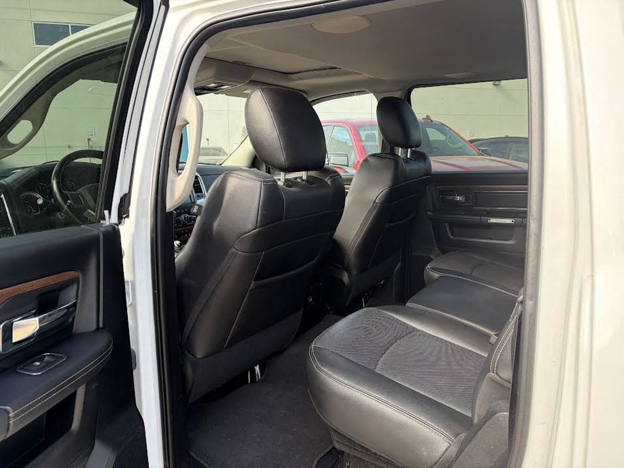 2015 Ram 2500 4WD Crew Cab 149 Laramie White Sherwood Park - photo #5