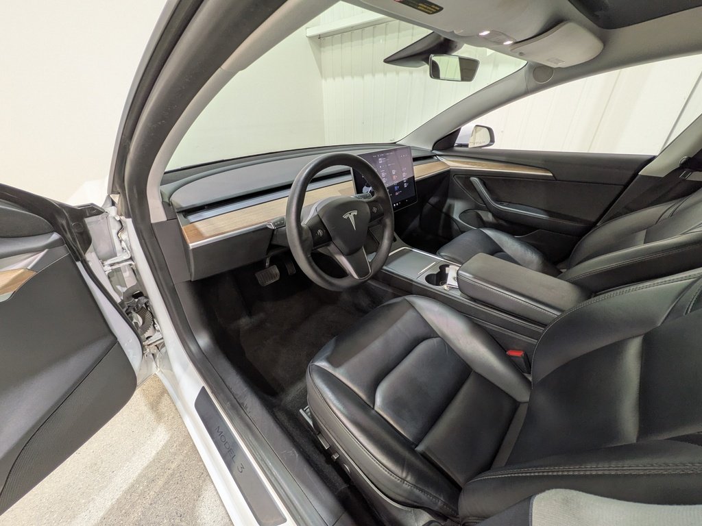 2021 Tesla Model 3 Standard Range RWD *Ltd Avail* Red Val-David - photo #9