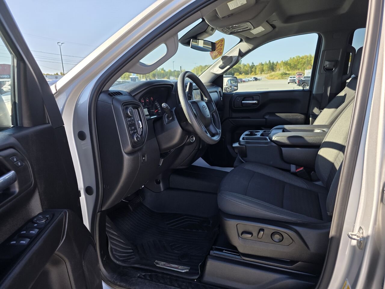 2022 Chevrolet Silverado 1500 Custom Trail Boss Silver Rouyn-Noranda - photo #10
