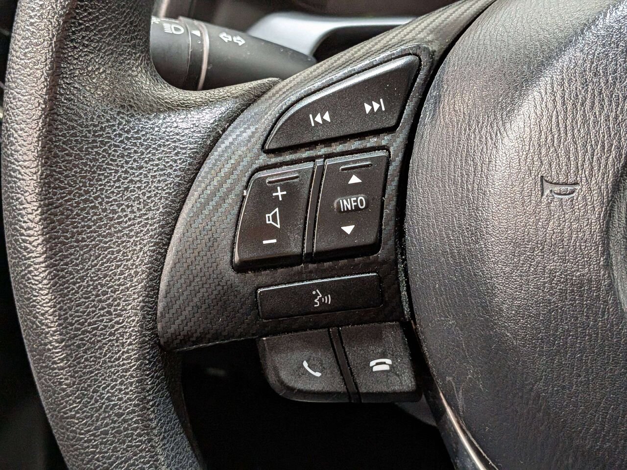 2016 Toyota Yaris 4dr Sdn Auto Premium Silver Val-David - photo #13