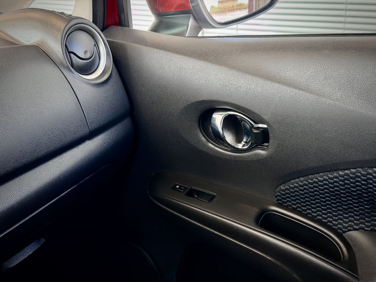 2018 Nissan Versa Note Red Notre-Dame-des-Prairies - photo #29