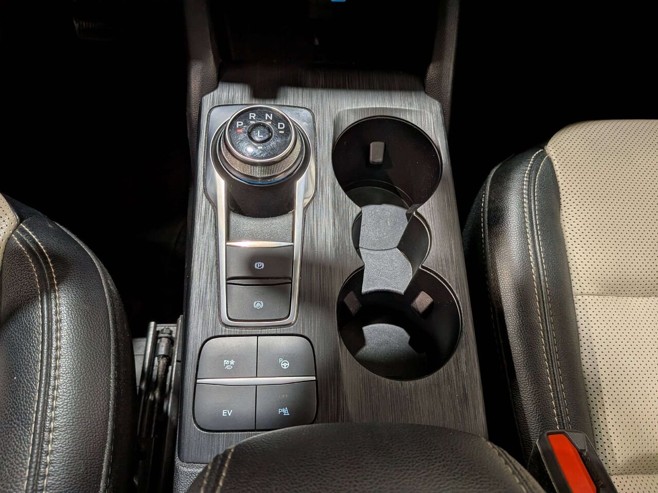 2022 Ford Escape Titanium Plug-In Hybrid FWD Grey Val-David - photo #28