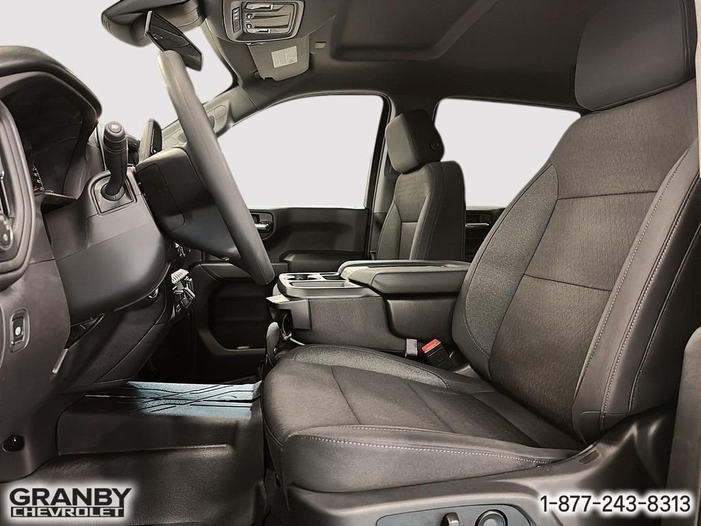 CHEVROLET Silverado 1500 K1500 SILVERADO CREW CAB CUSTOM STD/BOX (1CX) | E26-0983 2026 NOIR Granby - photo #9