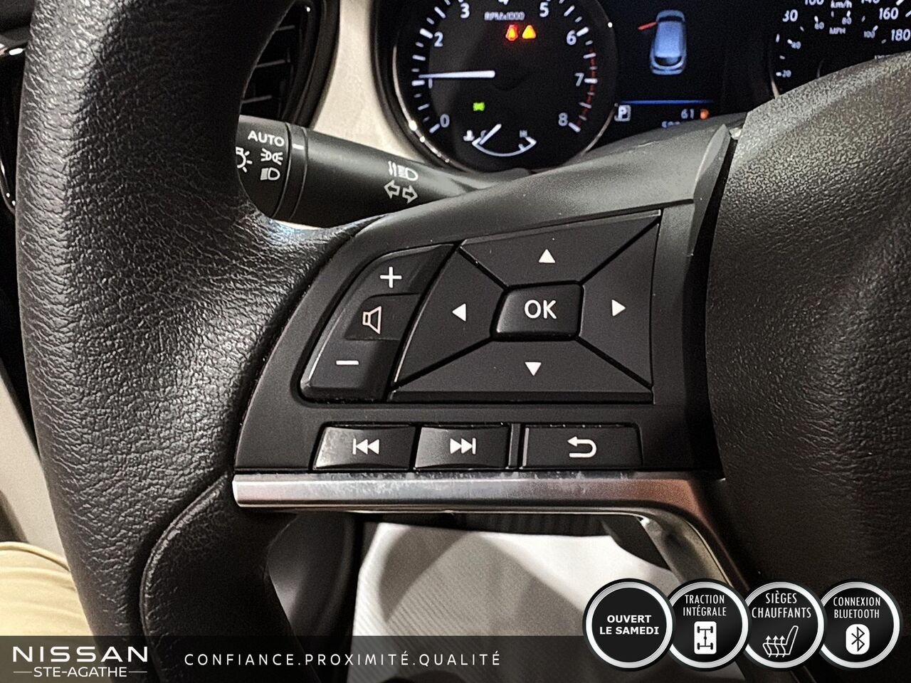 Nissan Qashqai S TI | JAMAIS ACCIDENTÉ | SIÈGES CHAUFFANTS | ANGLES MORTS | CAMÉRA DE RECUL 2023 Bleu Saint-Jérôme - photo #15