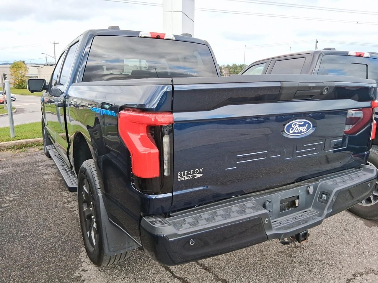 2024 Ford F-150 Lightning XLT STANDARD RANGE Blue Québec - photo #2