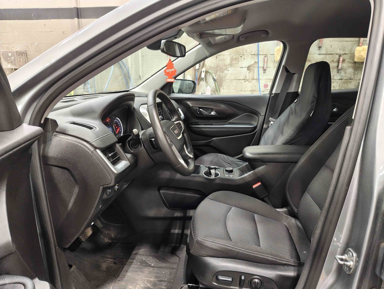 2024 GMC Terrain AWD 4dr SLE Grey Sherwood Park - photo #7