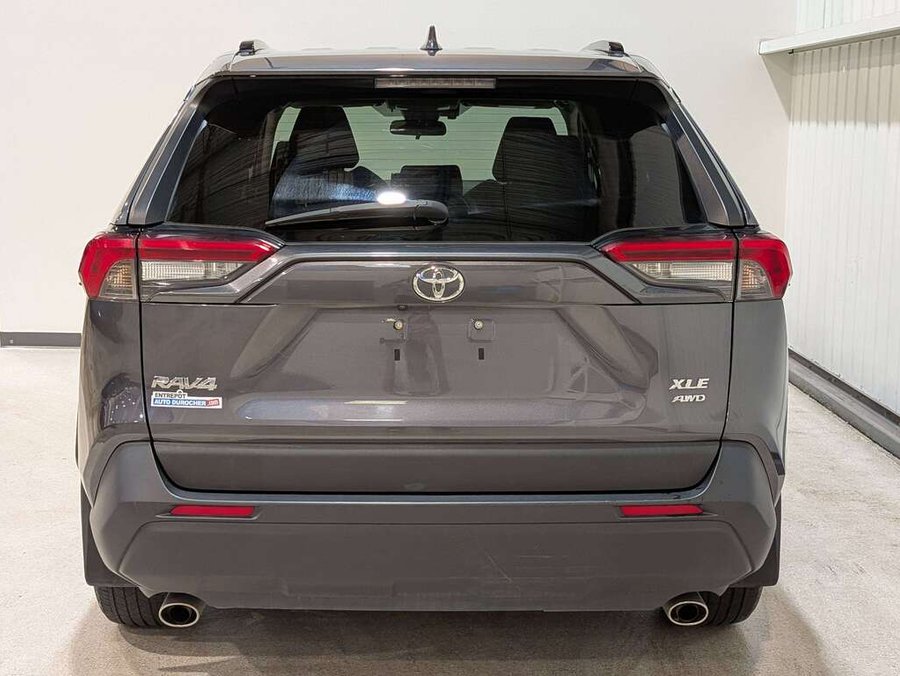 Toyota RAV4 AWD XLE 2019 Gris