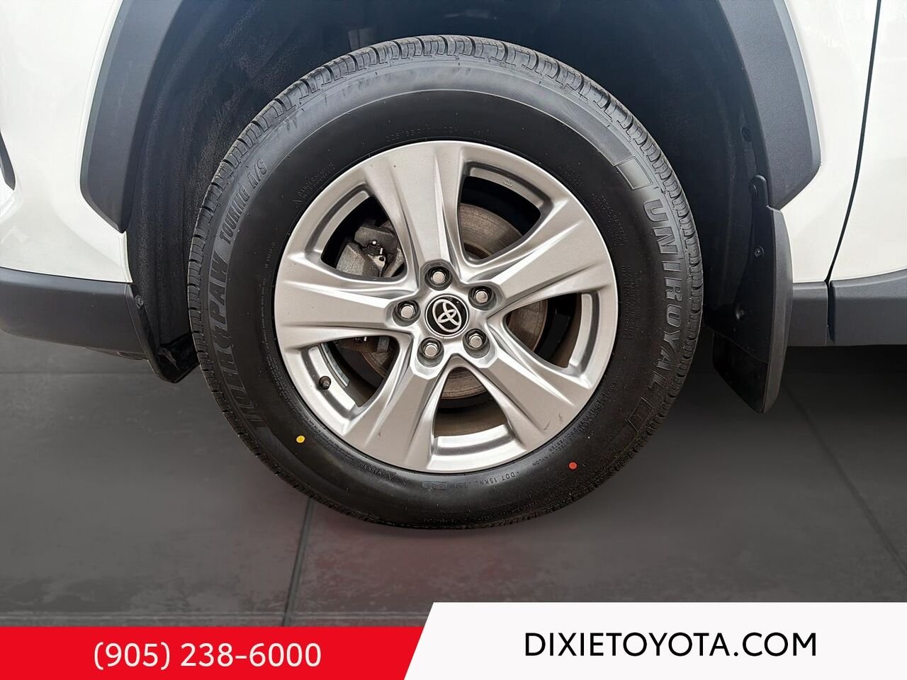 2023 Toyota RAV4 Hybrid XLE AWD / CLEAN CARFAX / HEATED SEATS / MOONROOF / ALLOY WHEELS / CARPLAY AND ANDROID AUTO White Mississauga - photo #6