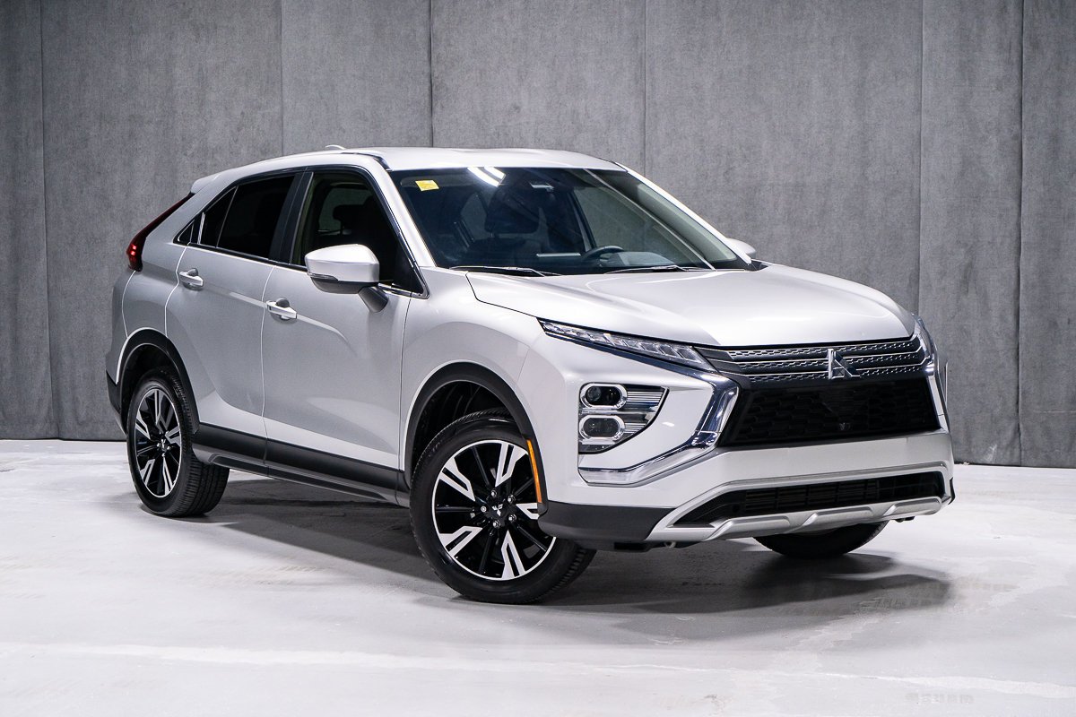 2024 Mitsubishi Eclipse Cross LE S-AWC Silver Montreal - photo #1