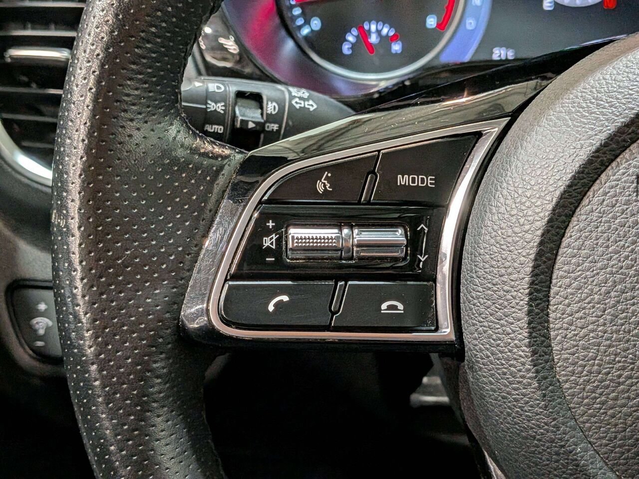 2023 Kia Seltos SX Turbo AWD w/Black Interior Black Val-David - photo #14