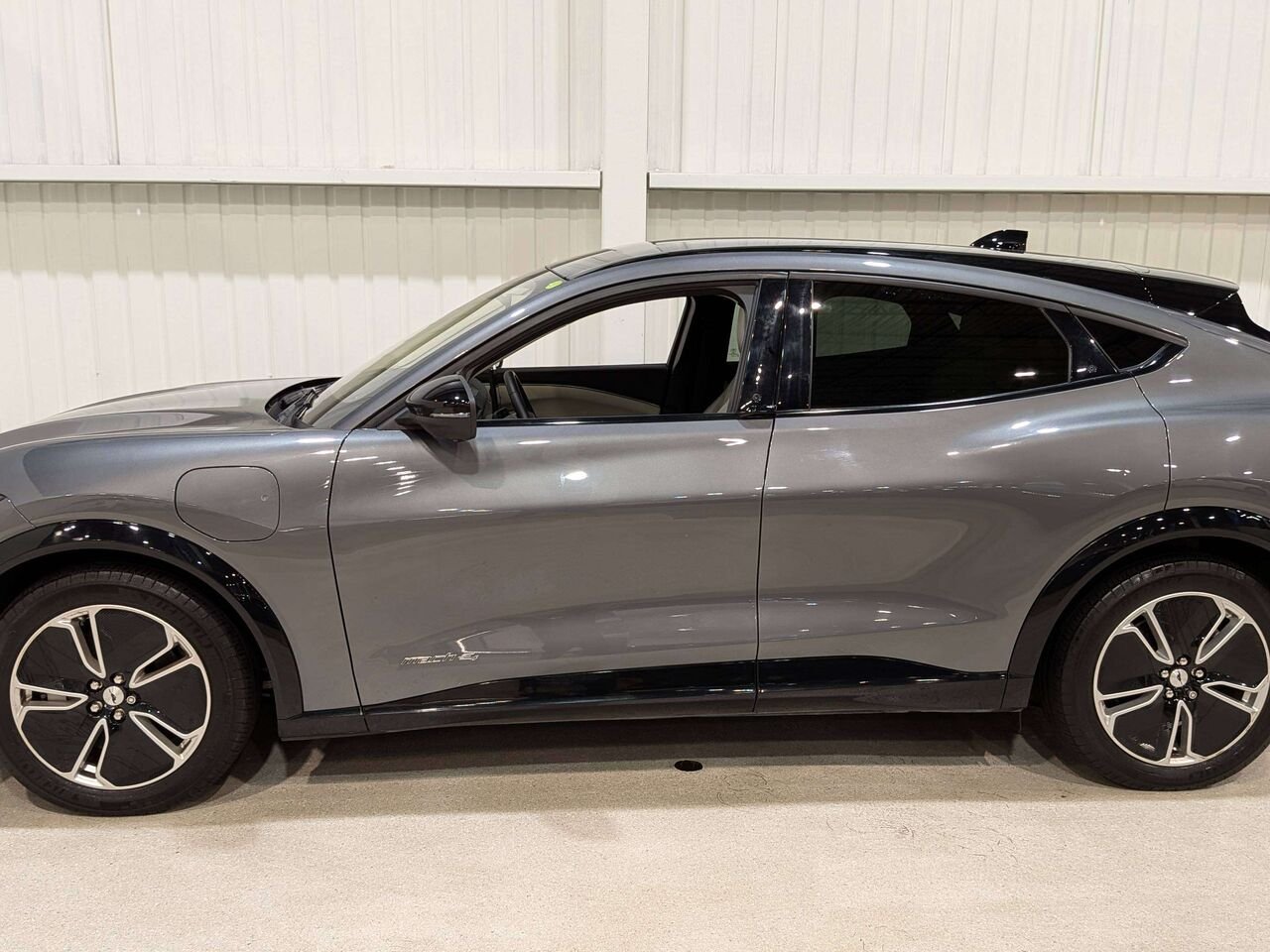 Ford Mustang Mach-E Premium AWD 2023 Gris Val-David - photo #4