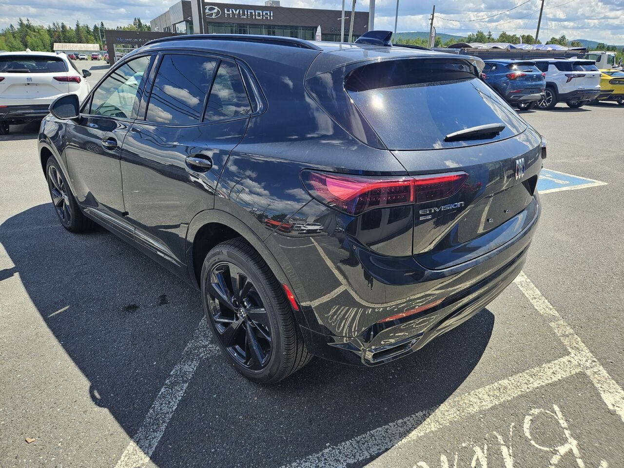 Buick Envision Tourisme sport 4 portes TI 2026 Ébène crépuscule métallisé Thetford Mines - photo #2