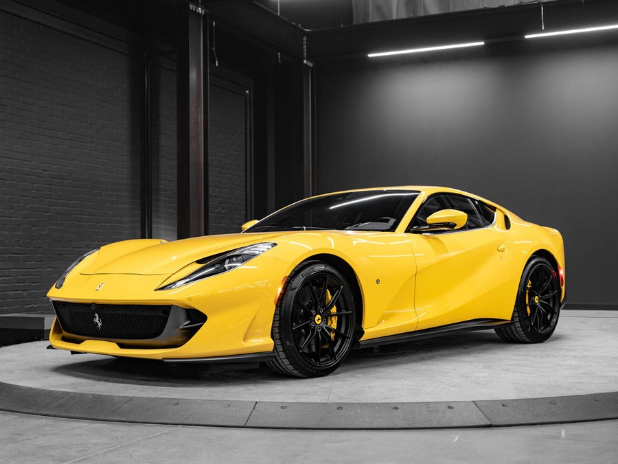 2020 Ferrari 812 Superfast 2020 Yellow