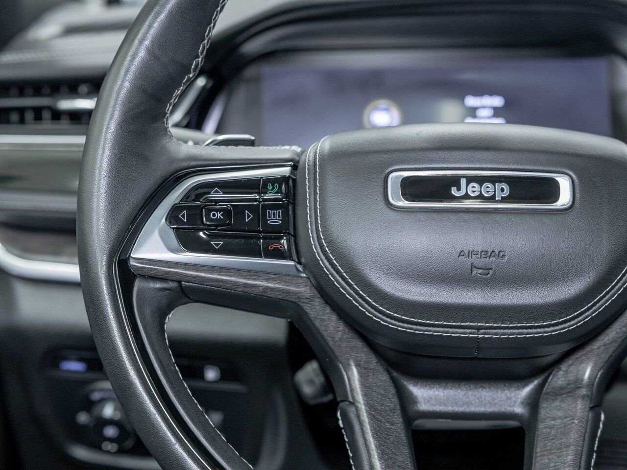 2023 Jeep Grand Cherokee 4xe OVERLAND 4X4 *TOIT* NAV CUIR SIÈGES VENT PROTECH 3 Black Saint-Jérôme - photo #15