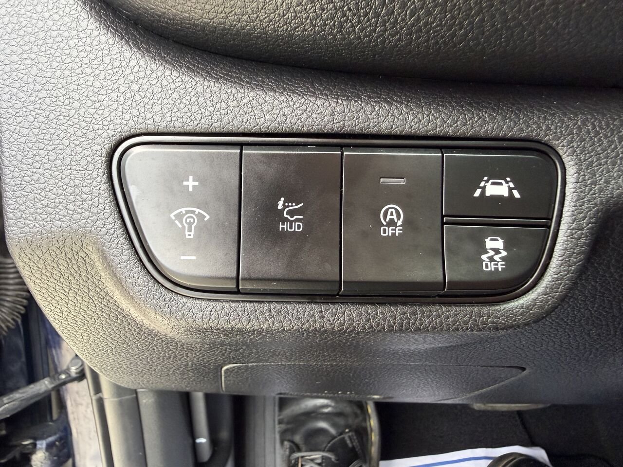 Kia Seltos SX Turbo TI avec intérieur noir 2023 Bleu Châteauguay - photo #17