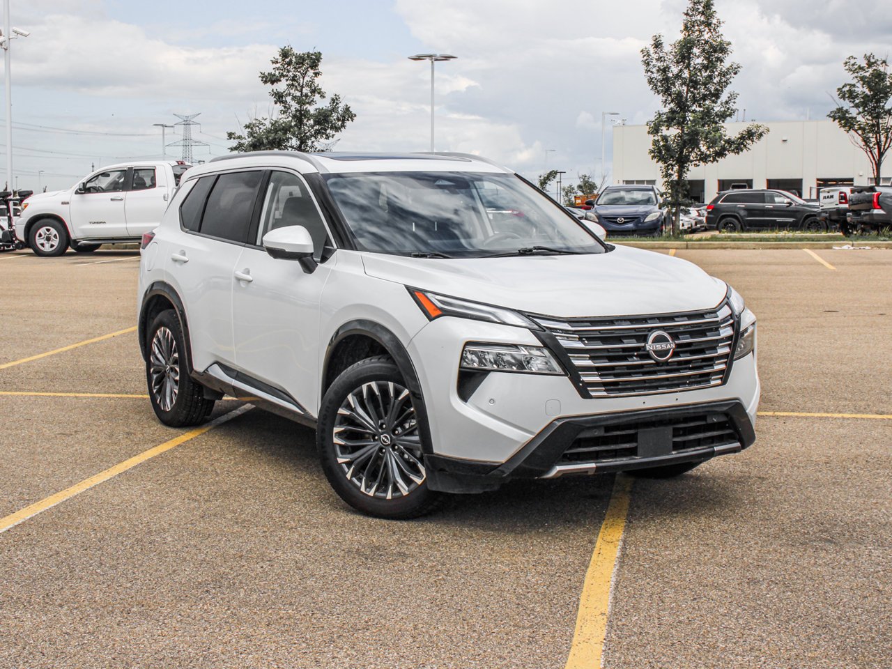 2024 Nissan Rogue AWD Platinum White Sherwood Park - photo #1