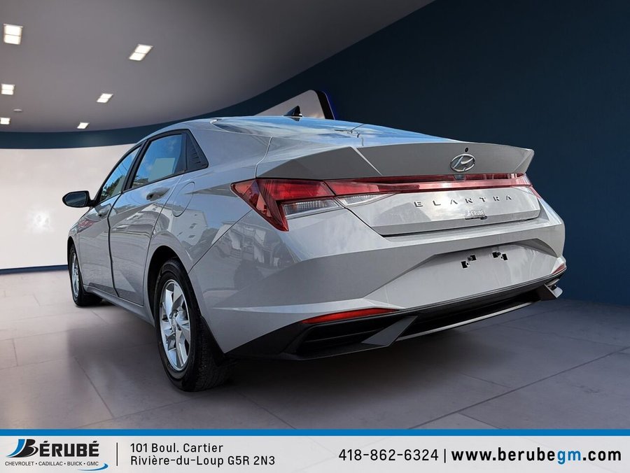 Hyundai Elantra Essential IVT 2023 Gris