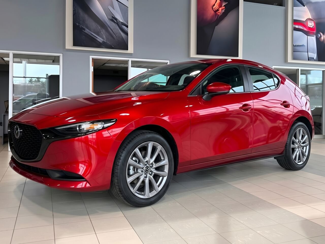 MAZDA Mazda3 Sport 2026 Rouge vibrant cristal métallisé Notre-Dame-des-Prairies - photo #0