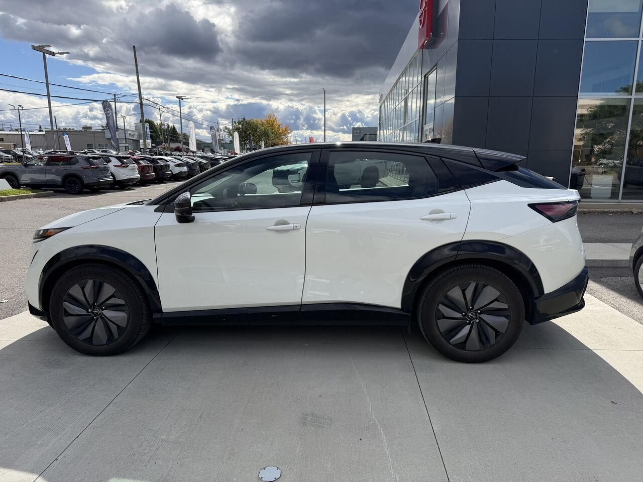 Nissan ARIYA awd carplay jamais accidenté 430 d'autonomie 2024 Blanc Châteauguay - photo #15