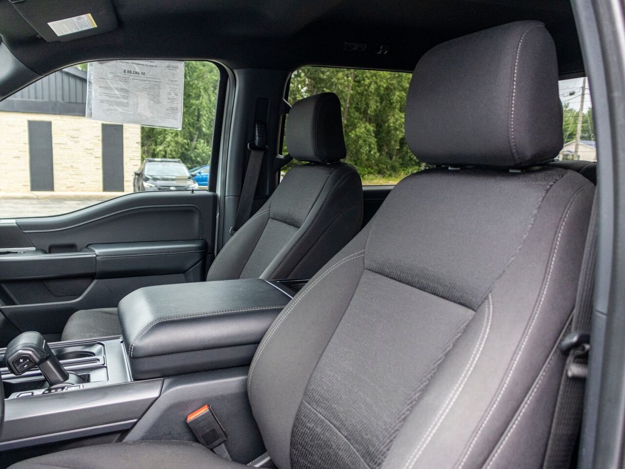 Ford F-150 XLT cabine SuperCrew 4RM caisse de 5,5 pi 2024 Gris Châteauguay - photo #27