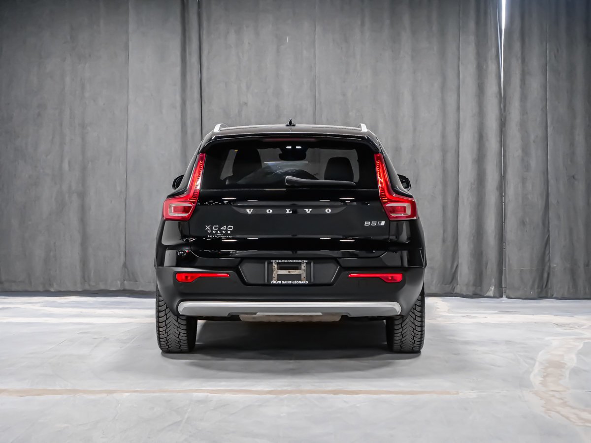 Volvo XC40 B5 PLUS BRIGHT 2023 Noir Montréal - photo #4