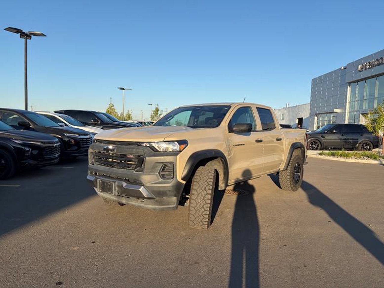 2024 Chevrolet Colorado 4WD Crew Cab Trail Boss Beige Sherwood Park - photo #2
