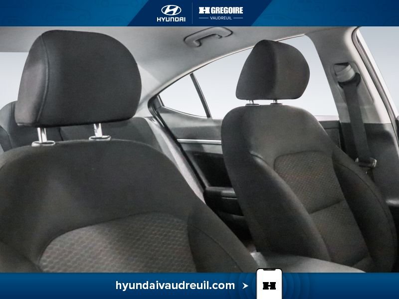 Hyundai Elantra YR839 | Preferred Auto 2019 Argent Laval - photo #28