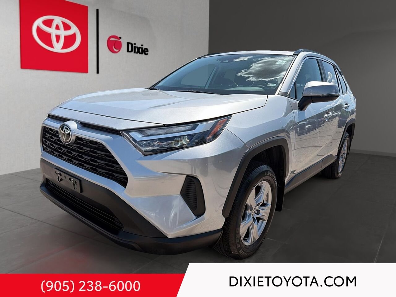 2024 Toyota RAV4 XLE AWD / HEATED SEATS / MOONROOF / ALLOY WHEELS / CARPLAY AND ANDROID AUTO Silver Mississauga - photo #0
