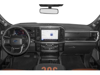Ford Super Duty F-350 à roues arrière jumelées King Ranch