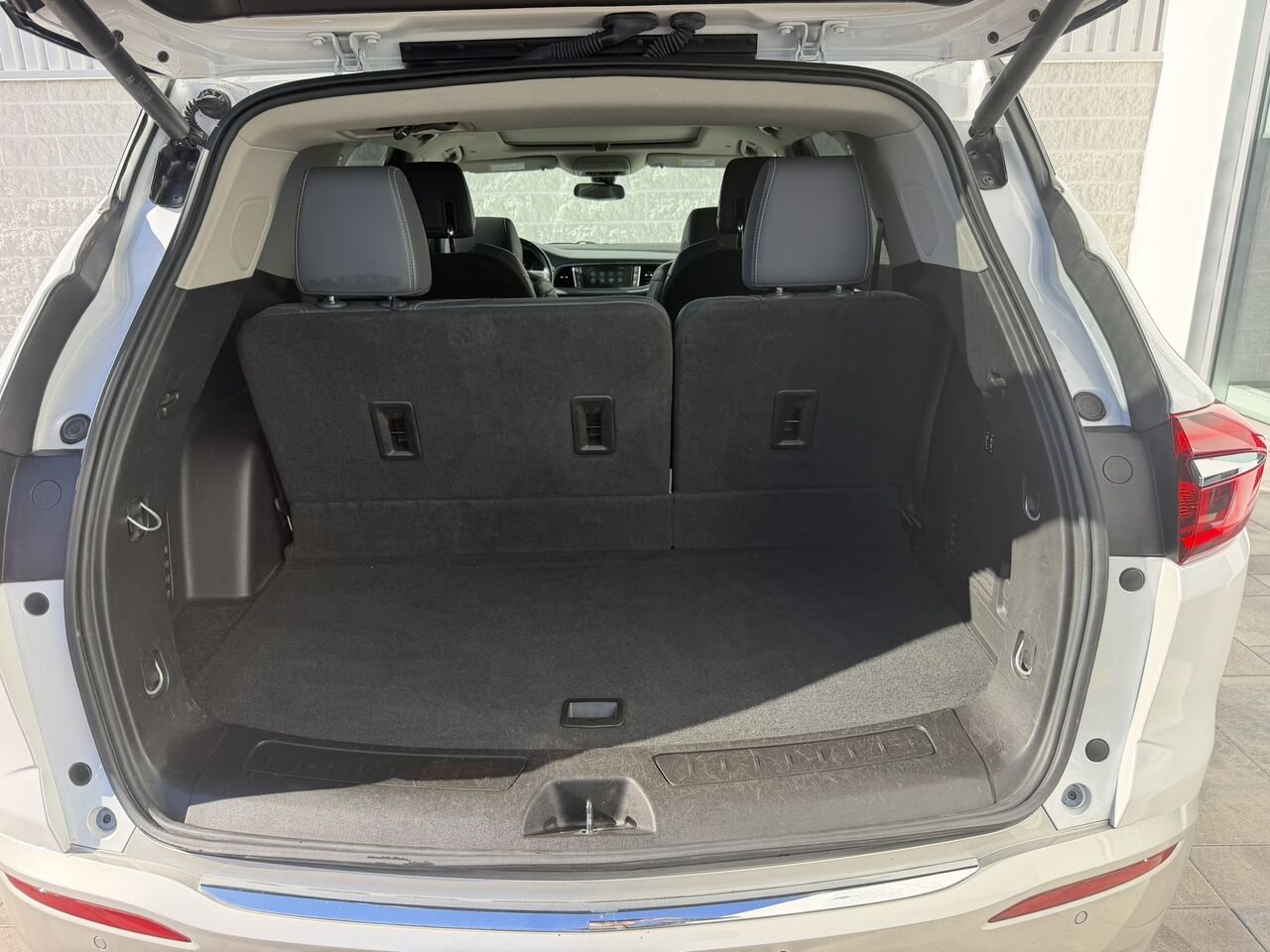 2018 Buick Enclave PREMIUM AWD 7 PASSAGERS White Laval - photo #19