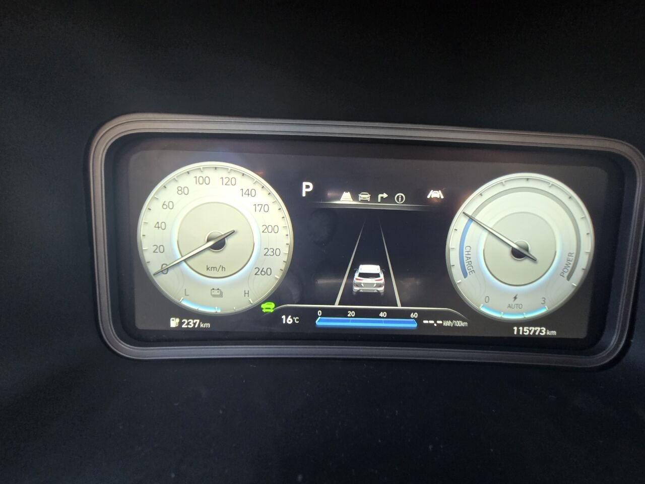 2023 Hyundai Kona Electric White  - photo #16