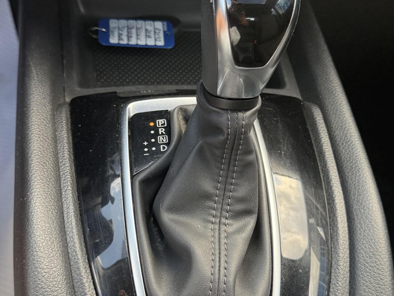 2018 Nissan Qashqai White Ste-Marie - photo #17