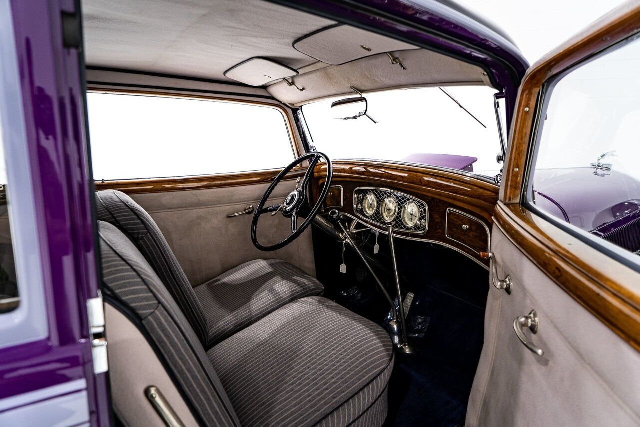 Lincoln KB Victoria Coupe One Of 18 Built, And The Only Known Surviving **PRICE IN USD** 1933 mauve Montréal - photo #8