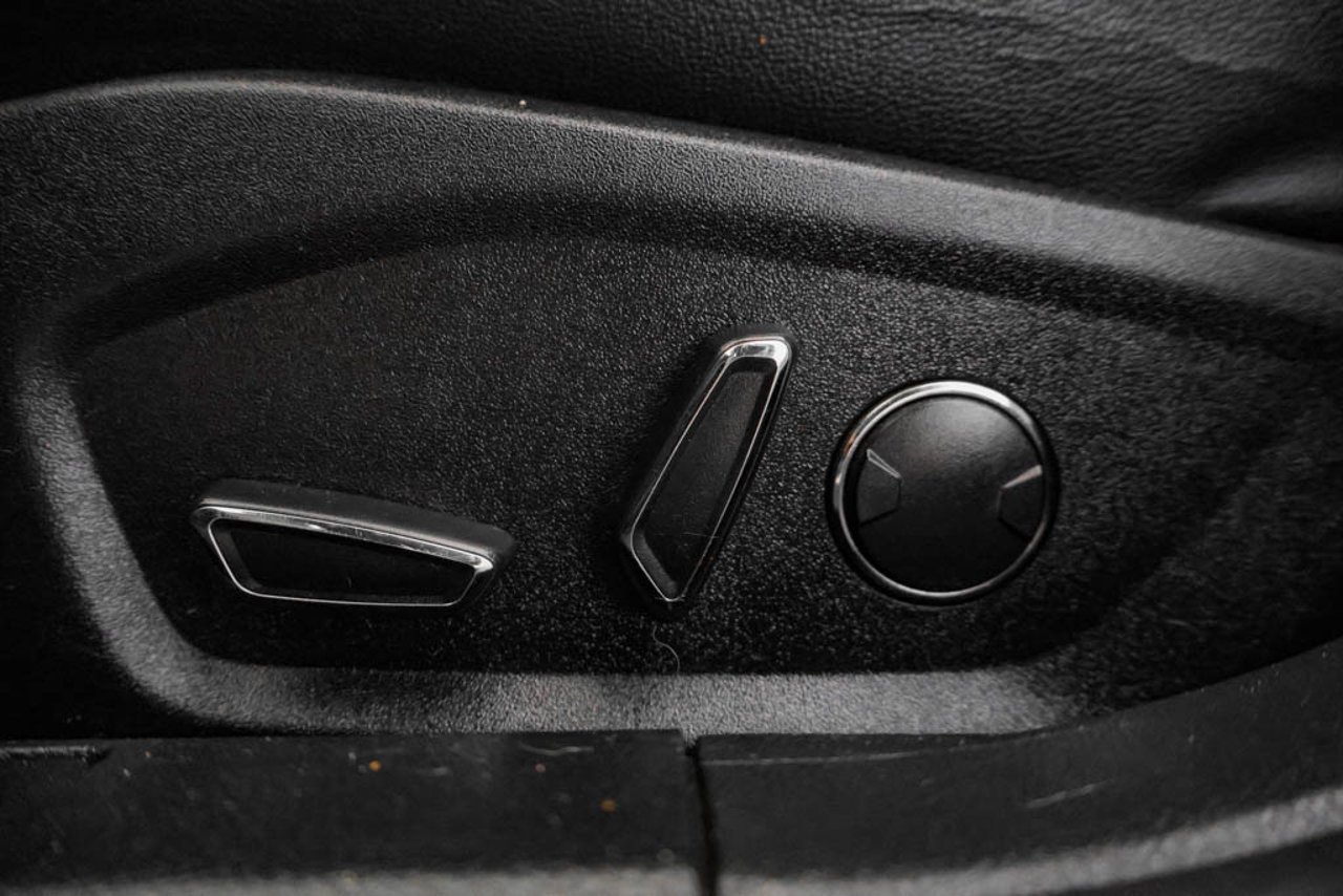 2018 Ford Fusion SE FWD Blue Sherwood Park - photo #14